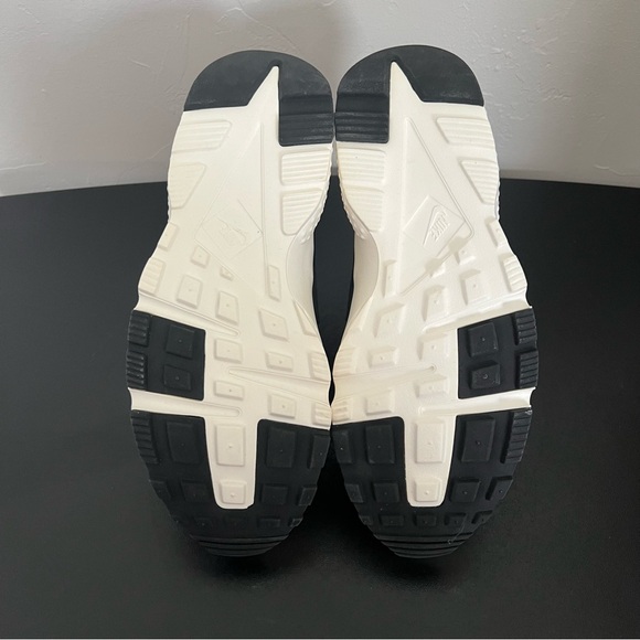 NEW Nike Huarache Run Desert Sand - Picture 7 of 8
